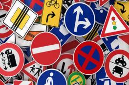 В Украине вступили в силу изменения в правила дорожного движения