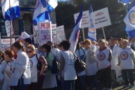 Медики протестуют против ликвидации больниц и урезания зарплат