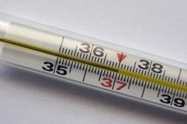 Температуру 37 надо сбивать: развенчан популярный миф