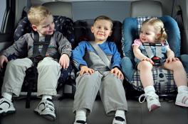 В Украине изменили правила перевозки детей в авто