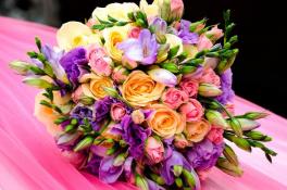 8 марта: какие цветы дарить женщинам по знаку Зодиака