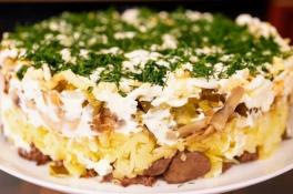 Нежный печеночный салат: цыганский рецепт