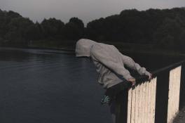 В Житомире мужчина пытался покончить с жизнью прыжком с моста