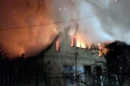 В Павлограде горел двухэтажный дом: пострадал мужчина