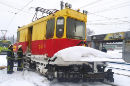 В Каменском горел трамвайный вагон-снегоочиститель