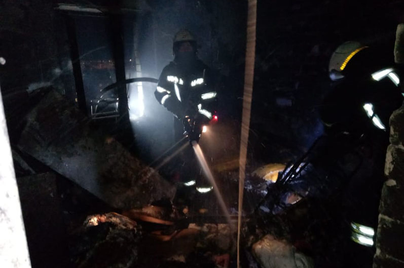 В Павлограде из пожара в общежитии спасли четырех человек