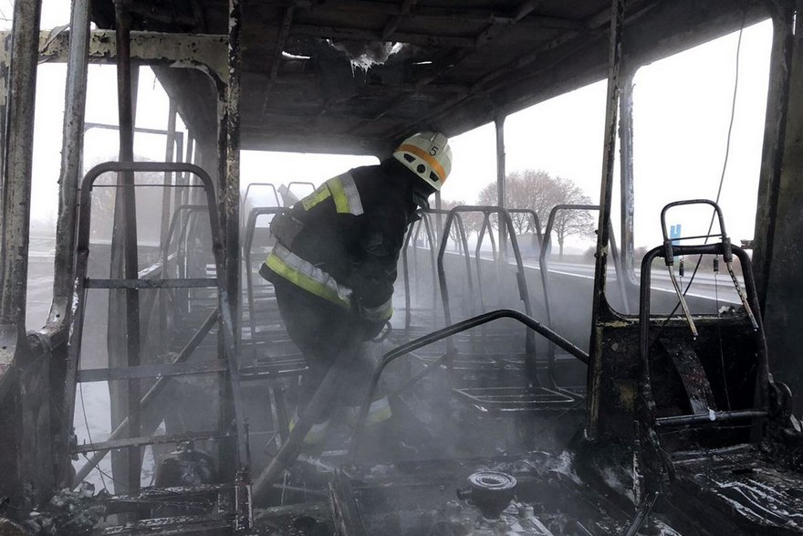 На Днепропетровщине на ходу загорелся автобус с пассажирами