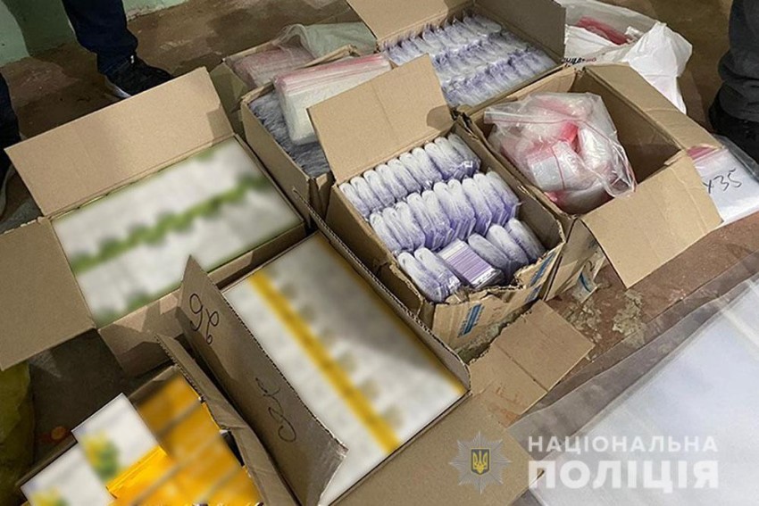 Наркотики на 100 тысяч гривен