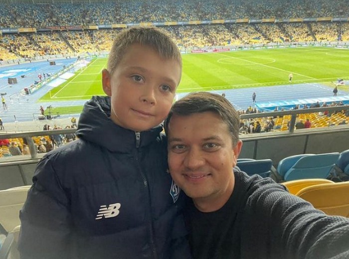 Дмитрий Разумков умилил подписчиков снимком с сыном