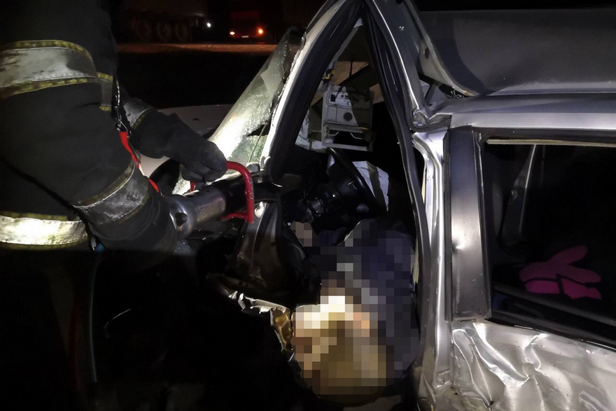 Водитель легковушки погиб в ДТП с грузовиком на трассе под Кривым Рогом