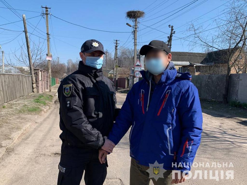 На Киевщине мужчина застрелил аиста и выбросил на свалку