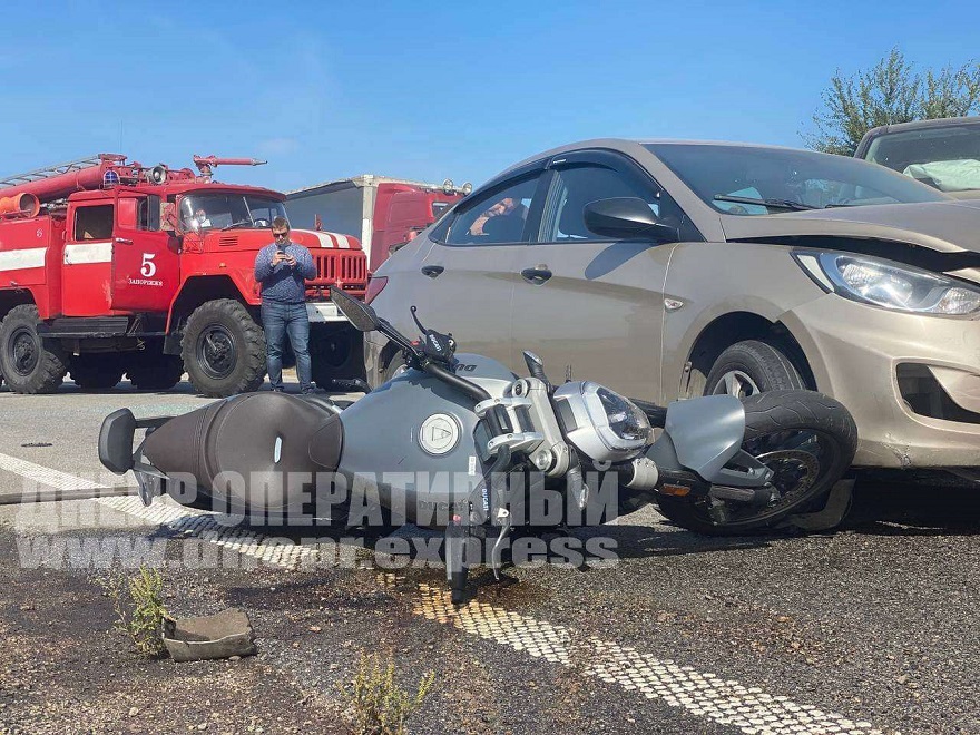 На трассе Днепр-Запорожье из-за дыма произошло серьезное ДТП с пятью машинами