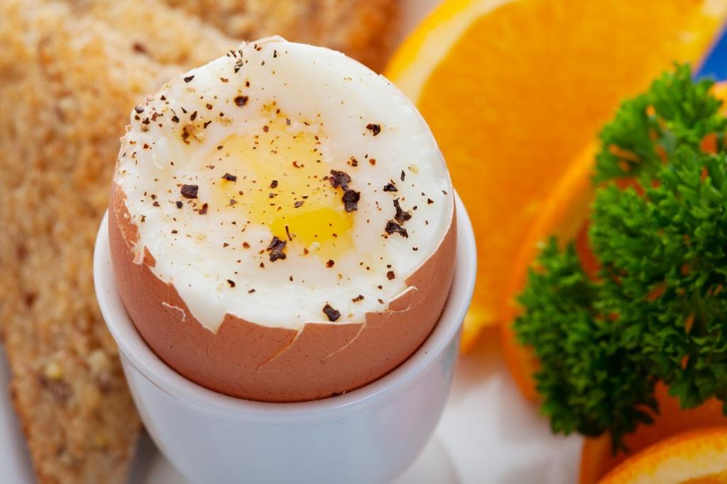 Как правильно варить яйца: советы кулинаров