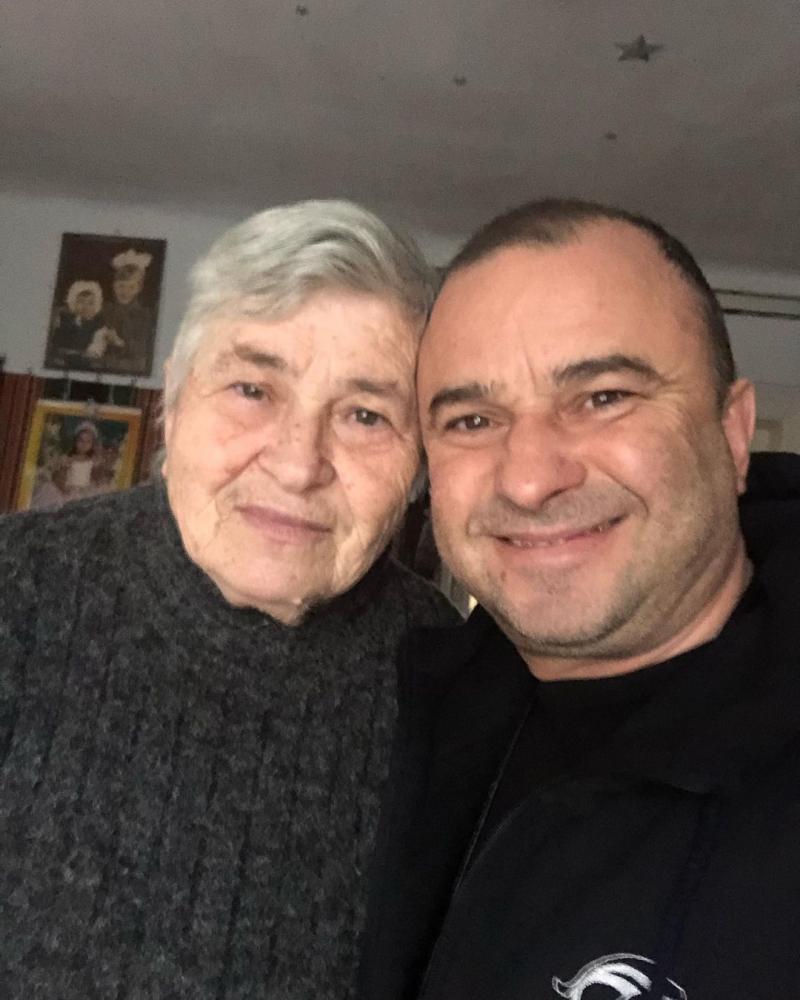 Виктор Павлик показал свою 80-летнюю маму
