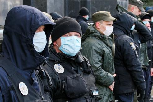 Могут ли ввести комендантский час и насколько это законно