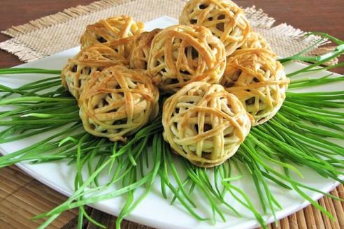 Мясные шарики в слоеном тесте