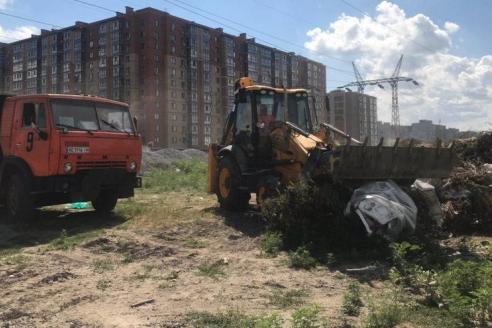 В Днепре жители превращают свой район в свалку