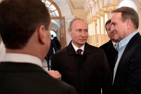 Медведчук рассказал, как они с Путиным стали кумовьями