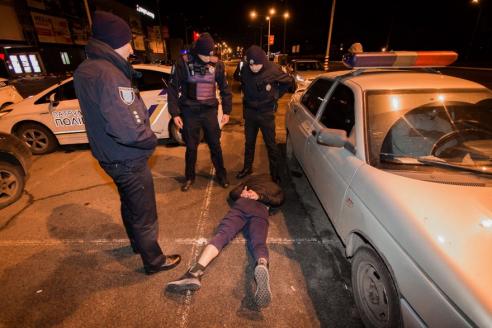 фото https://dp.informator.ua, мужчины с наркотиками