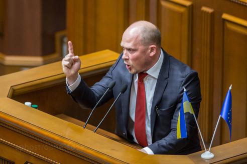 Фракции БПП и &amp;quot;Батькивщина&amp;quot; лишились депутатов