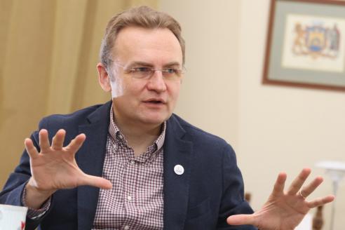Тимошенко своими советами пытается подставить Зеленского, - Садовой