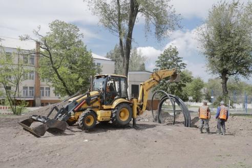У Дніпрі замінюють системи впусків холодної води в школах