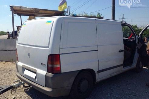 На Днепропетровщине у горящего авто найден труп мужчины