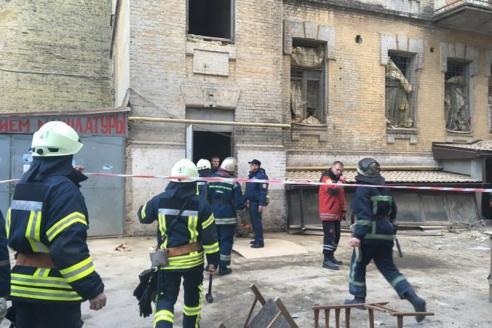 В Днепре мужчина по газопроводу лез к любимой на 16 этаж