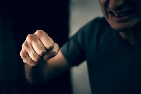 В Днепре на Калнышевского прокурор поймал уличного грабителя