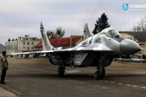 Военные получили модернизированный МиГ-29: имеет ракеты, бомбы и защиту от ЗРК