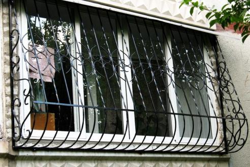 На Днепропетровщине за ночь мужчина обнес аптеку и квартиру
