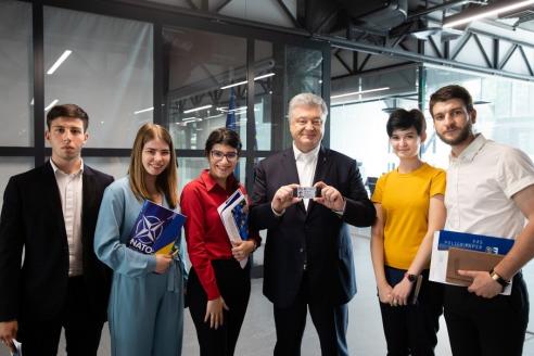 Порошенко присоединился к партии &amp;quot;Европейская солидарность&amp;quot;