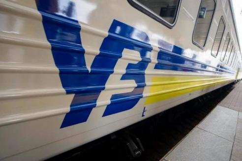 Укрзализныця назначила три дополнительных поезда на зимние праздники