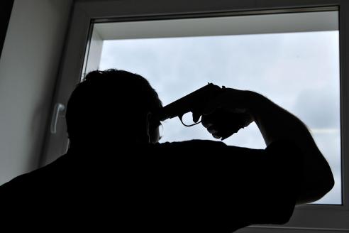 застрелиться, фото из открытых источников