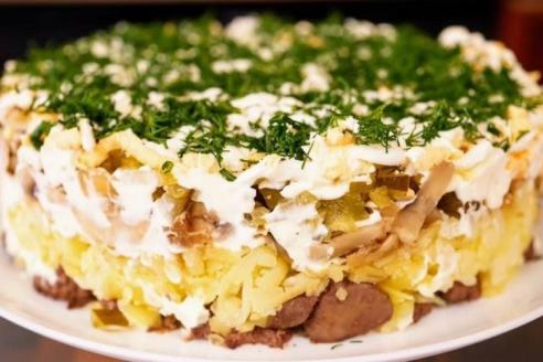 Нежный печеночный салат: цыганский рецепт