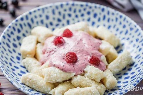 Вкусные ленивые вареники с невероятным соусом: рецепт от шеф-повара