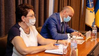 Борис Філатов обговорив із амбасадоркою Азербайджану в Україні Ельмірою Ахундовою перспективи взаємної співпраці