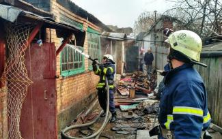 фото ГСЧС, пожар в доме и гараже