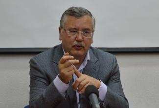 Гриценко предупредил об атаке Москвы на советника Зеленского