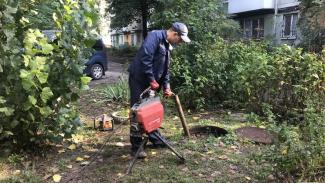 В Днепре коммунальщики прочистили канализацию с помощью электрического оборудования