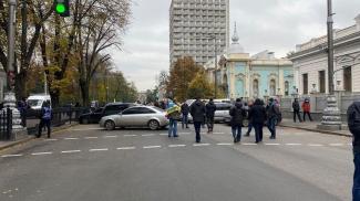 В Киеве &amp;quot;евробляхеры&amp;quot; традиционно перекрывают улицу Грушевского