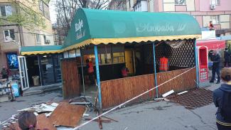 На проспекті Гагаріна у Дніпрі демонтували наливайку, що стяла навпроти символу мирного космосу