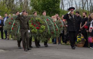 В Днепропетровске почтили память погибших защитников Украины. Фото: пресс-служба Днепропетровского городского совета