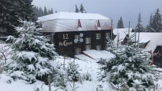 Украинский курорт Драгобрат внезапно замело снегом