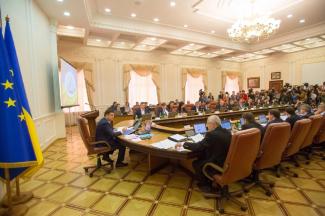 Кабмин одобрил отставку губернаторов и передаст представление Зеленскому