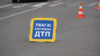 ДТП в Днепре: от удара авто отлетело в пешеходов
