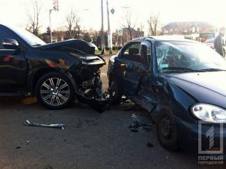 смертельное ДТП "BMW" врезался в дерево, фото ГСЧС