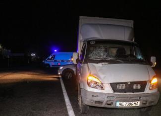 На Днепропетровщине фургон насмерть сбил пешехода