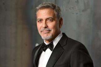 Джордж Клуни раздал друзьям по $1 млн наличными