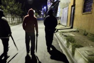 Ночной разбой: на Днепропетровщине гопники избили и ограбили прохожего